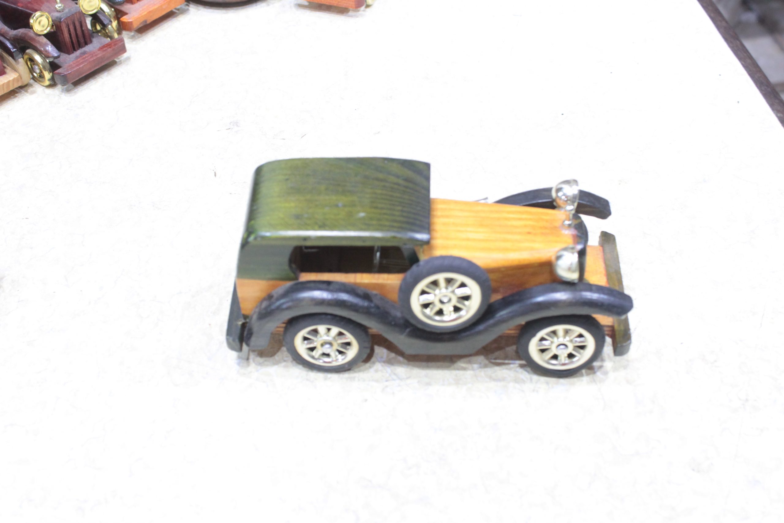 China Wooden Car Art Sawal Arts